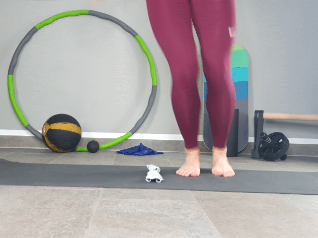 Hin und her Springen mit beiden Beinen